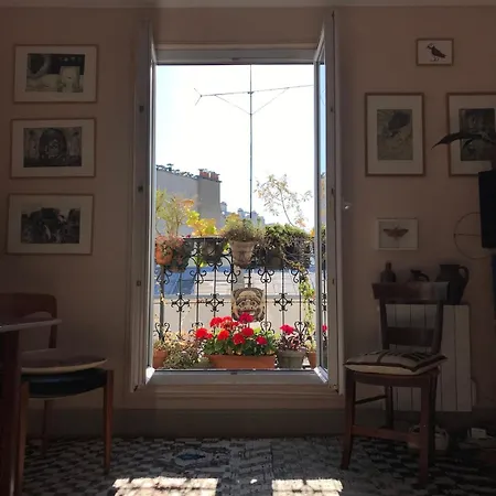 Cozy Montmartre With Views Over Rooftops Apartment Paris