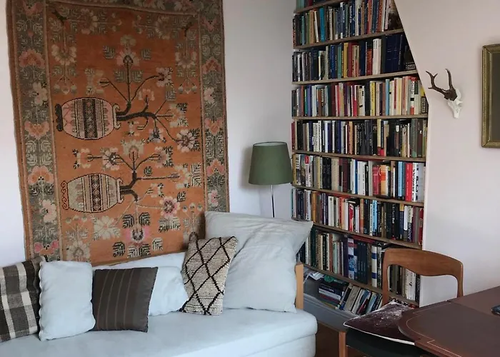 Cozy Montmartre With Views Over Rooftops アパート