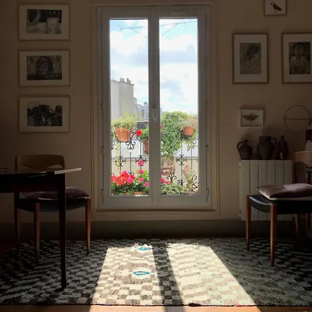 Cozy Montmartre With Views Over Rooftops * 巴黎